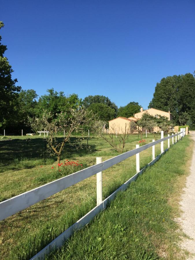 B&B Et Gite D'Ayran Saint-Quentin-la-Poterie Eksteriør billede